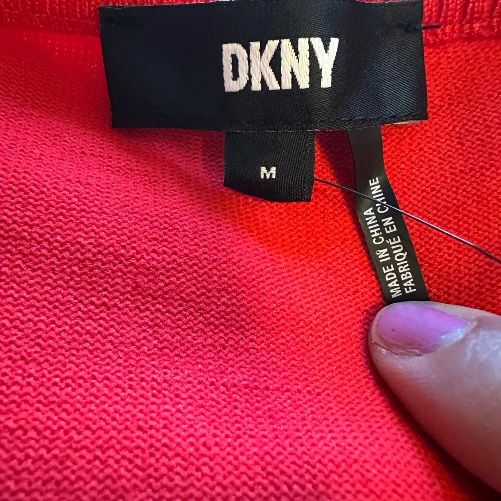 DKNY Women’s Crew neck Stud‎ Trim, Split Hem Sweater NWT Size M - Picture 6 of 10
